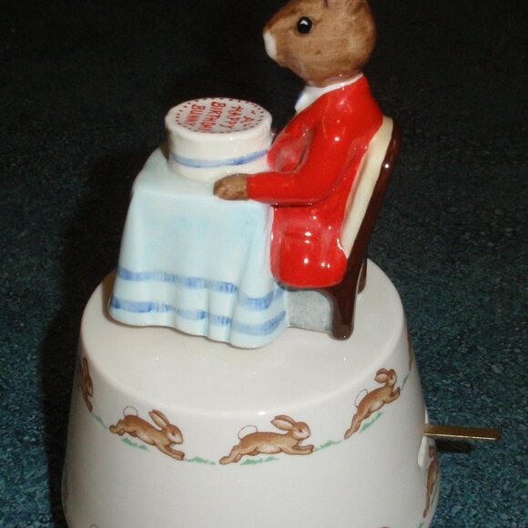 ROYAL DOULTON BUNNYKINS Happy Birthday Music Box DB36 Beatrix Potter Cute Gift! - Picture 6 of 11